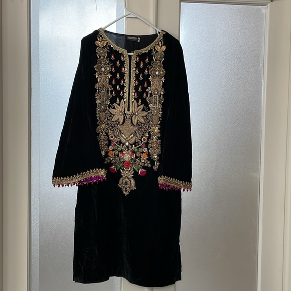Beautiful 3 PCs Pakistani designer wedding, evening dress - Picture 2 of 8